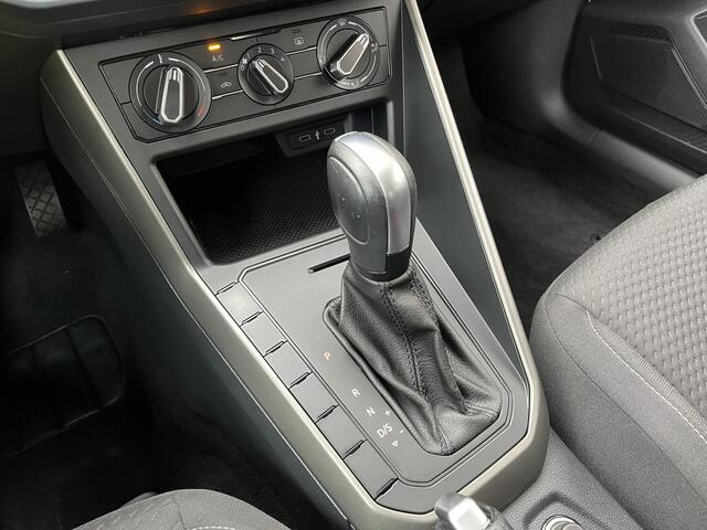 Volkswagen POLO 1.0 TSI R-Line Edition / AUTOMAAT/ ACC/ MULTIFUNCTIONEEL STUUR/ APP-CONNECT/ DAB/ AIRCO/ BLUETOOTH/ ARMSTEUN/ ISOFIX/ 16'' LMV