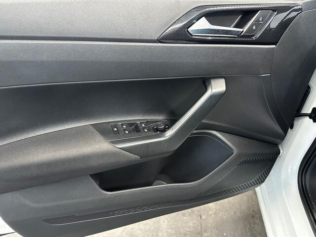 Volkswagen POLO 1.0 95pk TSI Life Edition Voorstoelen verwarmbaar | Automatische afstandsregeling (ACC) | 'App-Connect' smartphone integratie