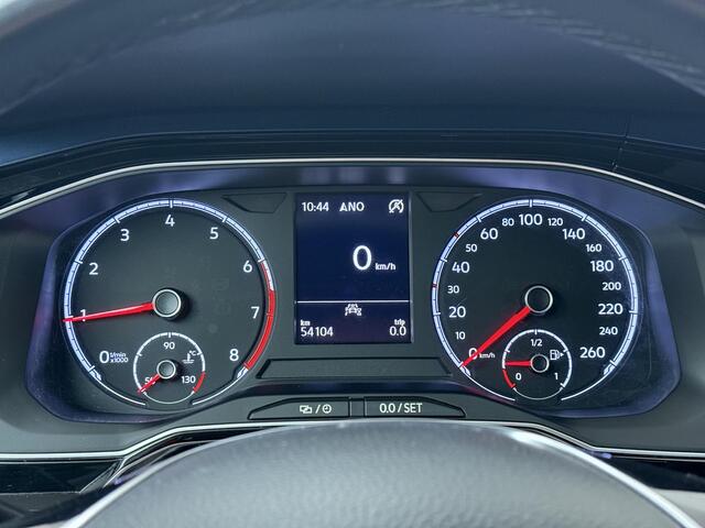 Volkswagen POLO 1.0 TSI Highline Business R | 95 PK | Adaptive cruise control | Climate control | Navigatiesysteem | R-Line |