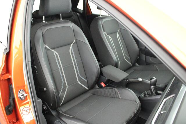 Volkswagen POLO 1.0 TSI 95pk Highline Panoramadak Beats LED Trekhaak Virtual Cockpit Sportstoelen