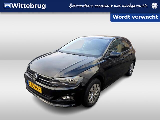 Volkswagen POLO 1.0 MPI Comfortline Executive Navigatie / Parkeersensoren / Bluetooth / Airco / Cruise / App-connect