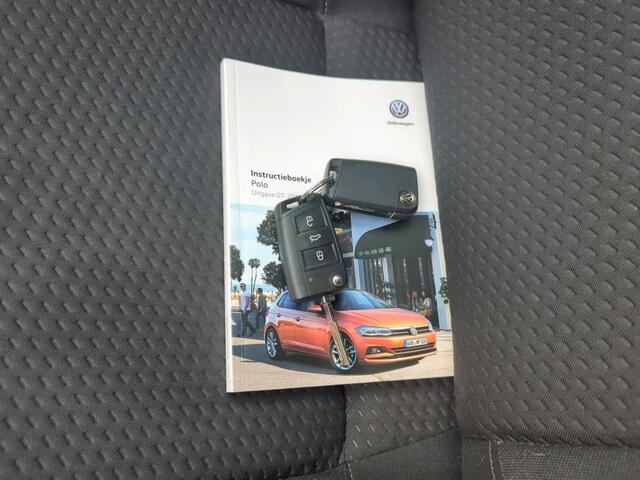 Volkswagen POLO 1.0 MPI Comfortline Executive Navigatie / Parkeersensoren / Bluetooth / Airco / Cruise / App-connect