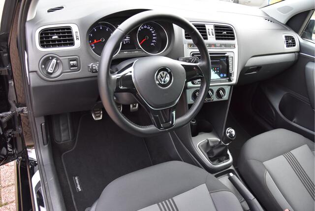 Volkswagen POLO 1.2 TSI Highline Pano Carplay stoelverwarming Garantie
