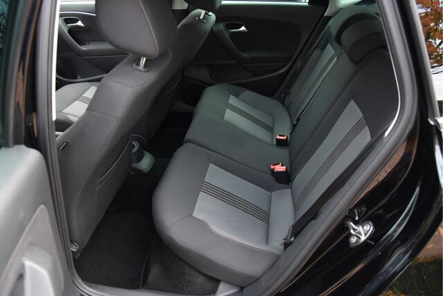 Volkswagen POLO 1.2 TSI Highline Pano Carplay stoelverwarming Garantie