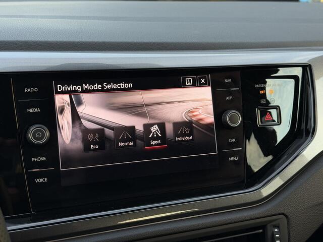 Volkswagen POLO GTI 2.0 TSI GTI Automaat / Adaptief Onderstel DCC / Adaptieve CC / Navigatie / Virtual Cockpit / Sportstoelen / Apple Carplay & Android / Stoelverwarming / 1.200 kg trekgewicht / Dodehoek Detectie / Park Assistent /