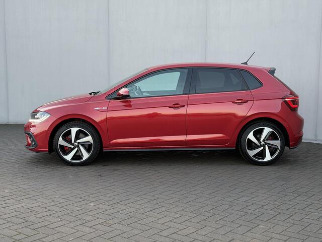 Volkswagen POLO GTI 2.0 TSI GTI Automaat / Adaptief Onderstel DCC / Adaptieve CC / Navigatie / Virtual Cockpit / Sportstoelen / Apple Carplay & Android / Stoelverwarming / 1.200 kg trekgewicht / Dodehoek Detectie / Park Assistent /