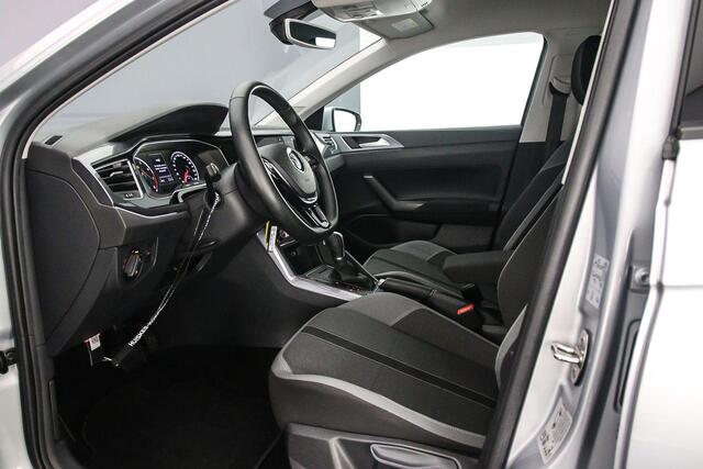 Volkswagen POLO Highline 1.0 TSI 95pk DSG Automaat Adaptive cruise control, Navigatie, Parkeersensoren, Stoelverwarming, Airco, DAB, Radio, Bluetooth