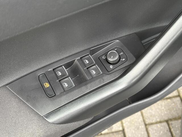 Volkswagen POLO 1.0 TSI R-Line Business