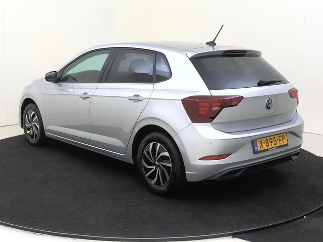 Volkswagen POLO Life | 'App-Connect' smartphone integratie | 'IQ.Drive' Pakket (rijassistent Travel Assist i.c.m. Adaptive Cruise Control) | 'We Connect Plus' (abonnement 12 maanden)
