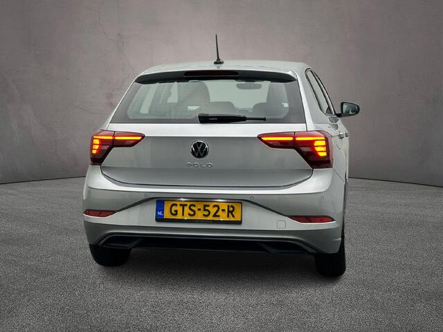 Volkswagen POLO Polo 1.0 MPI 80pk Cruise control, App connect, LED koplampen, Parkeersensor achter, Airco, DAB, Radio, Bluetooth