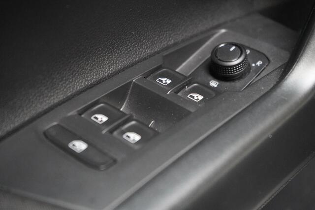 Volkswagen POLO 1.0 TSi 95pk Comfortline 5-drs | Stoelverwarming | Climate control | Adaptive cruise | Apple Carplay