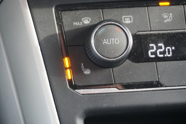 Volkswagen POLO 1.0 TSI Highline DSG | CLIMATE | STOELVERWARMING | NAVI | PDC |