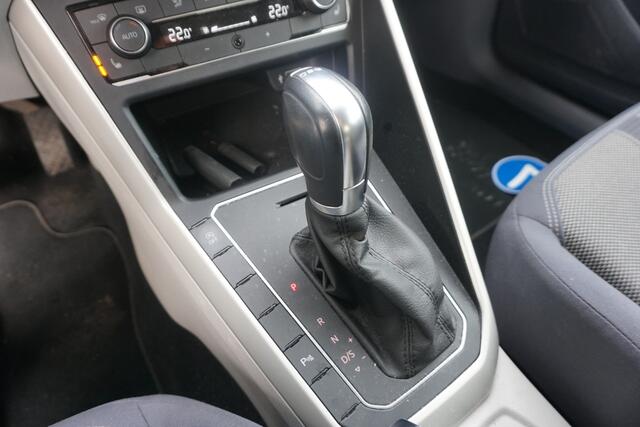 Volkswagen POLO 1.0 TSI Highline DSG | CLIMATE | STOELVERWARMING | NAVI | PDC |