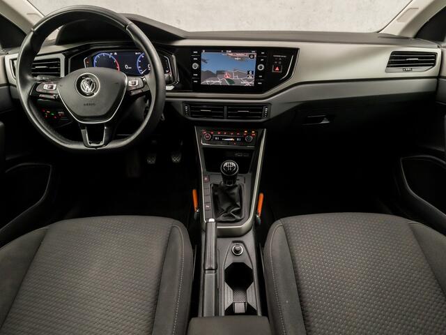 Volkswagen POLO 1.0 TSI Sportline (VIRTUAL COCKPIT, APPLE CARPLAY, GROOT NAVI, CLIMATE, SPORTSTOELEN, LM VELGEN, GETINT GLAS, PARKEERSENSOREN, ADAPTIVE CRUISE, NIEUWSTAAT)