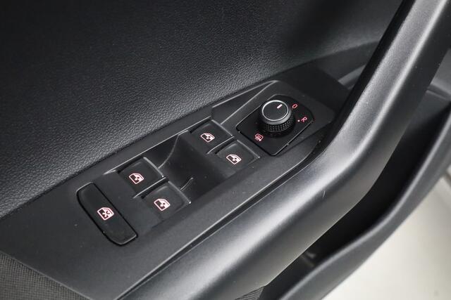 Volkswagen POLO 1.0 TSI Highline DSG | Camera | Adapt. Cruise | All Season | Navi | LED | PDC | Stoelverw.