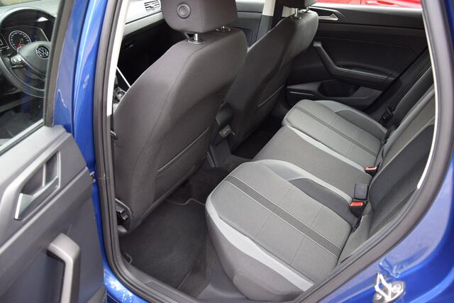 Volkswagen POLO 1.0 TSI Highline DSG Automaat | Org. NL | BOVAG Garantie | Trekhaak | Adaptive Cruise | Stoelverwarming | PDC Voor&Achter | 16'' Velgen | Apple Carplay/Android Auto |