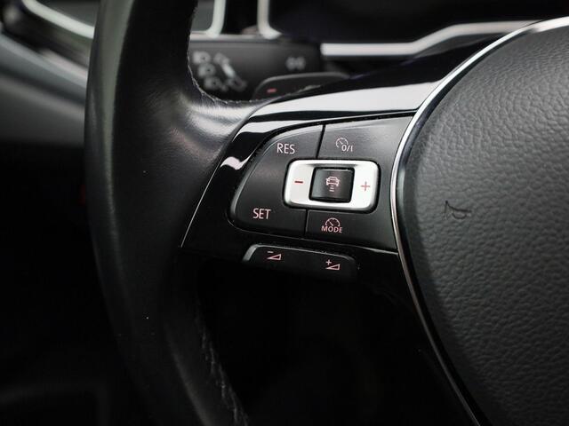 Volkswagen POLO 1.0TSI/110PK Highline DSG · Panoramadak · R-line Exterieur · Apple/Android Car Play · Camera + Parkeersensoren