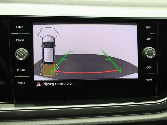 Volkswagen POLO 1.0TSI/110PK Highline DSG · Panoramadak · R-line Exterieur · Apple/Android Car Play · Camera + Parkeersensoren