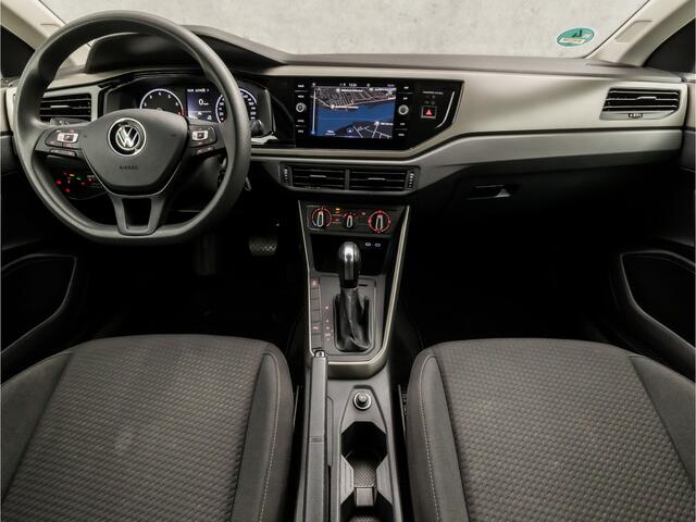 Volkswagen POLO 1.0 TSI Sportline Automaat (APPLE CARPLAY, GROOT NAVI, LM VELGEN, SPORTSTOELEN, PARKEERSENSOREN, ADAPTIVE CRUISE, NIEUWSTAAT)