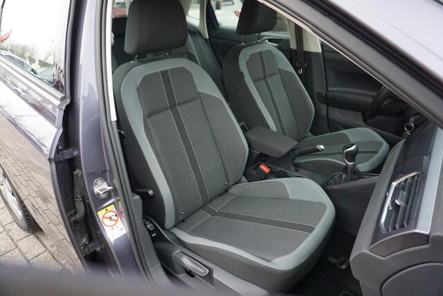 Volkswagen POLO 1.0 TSI Life Business | IQ.Light | CarPlay | ACC