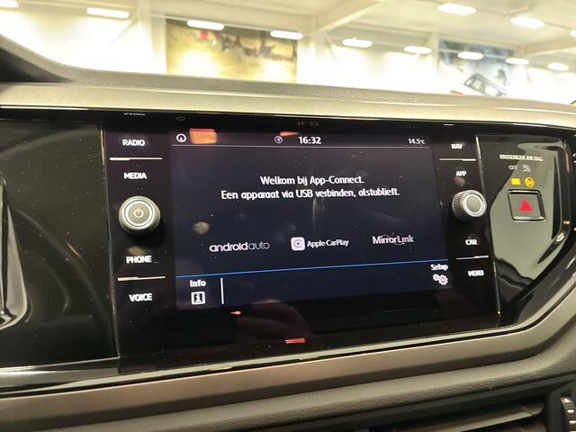 Volkswagen POLO 1.0 TSI 95pk Comfortline · Apple/Android Car Play · Navigatie · P-Sensoren · ACC · Airco · 17'' Inch ·