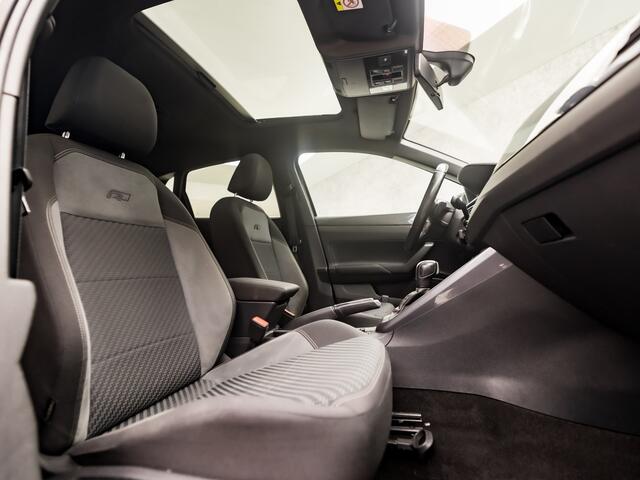 Volkswagen POLO 1.5 TSI R-Line Sport 150Pk Automaat (2x R-LINE, SCHUIFDAK, VIRTUAL COCKPIT, 4 CILINDER, APPLE CARPLAY, CAMERA, MODE KNOP, LED KOPLAMPEN, ADAPTIVE CRUISE, GETINT GLAS, DAKSPOILER, NIEUWSTAAT)