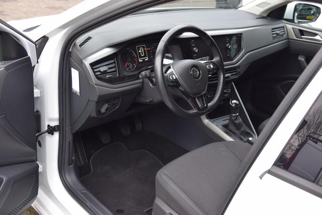 Volkswagen POLO 1.0 TSI Comfortline Business | Org. NL | BOVAG Garantie | Adaptive Cruise Control | Navigatie | Apple Carplay/Android Auto | 15'' Velgen | LED Dagrijverlichting | Airco |