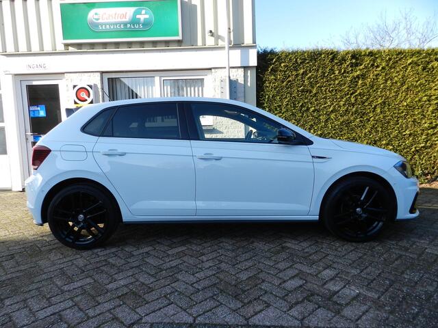 Volkswagen POLO 1.0 TSI Highline - R-Line - Apple CarPlay - Digital Cockpit - Weinig KM's - 100% Onderhouden - Carbon Exclusive