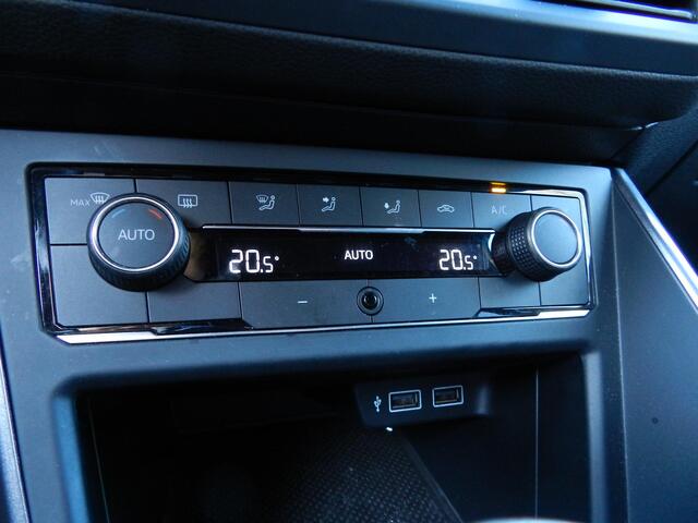 Volkswagen POLO 1.0 TSI Highline - R-Line - Apple CarPlay - Digital Cockpit - Weinig KM's - 100% Onderhouden - Carbon Exclusive