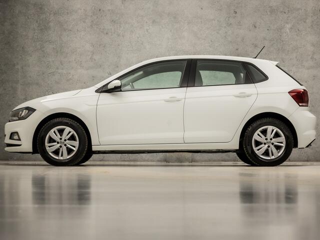 Volkswagen POLO 1.0 TSI Sportline (APPLE CARPLAY, GROOT NAVI, ADAPTIVE CRUISE, SPORTSTOELEN, LM VELGEN, ARMSTEUN, NIEUWE APK, NIEUWSTAAT)