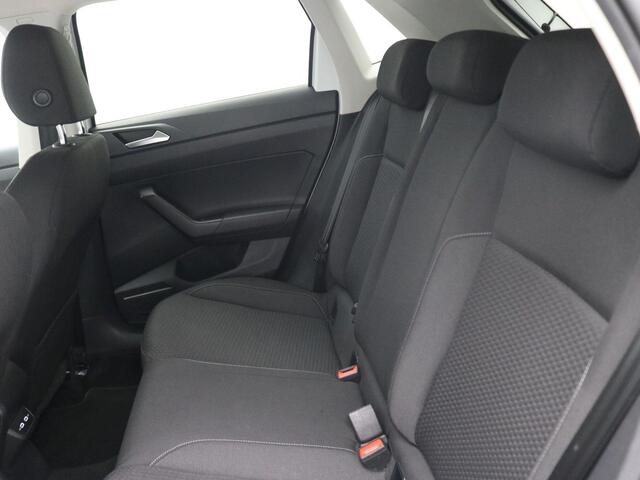 Volkswagen POLO 1.0 TSI Comfortline Business AUTOMAAT / Navigatie / Apple CarPlay & Android Auto / Adaptieve Cruise Control / Stoelverwarming / Trekhaak / 1000 kg Trekgewicht / LMV / All Seasonbanden /