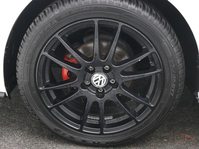 Volkswagen POLO 1.0 TSI Comfortline Business AUTOMAAT / Navigatie / Apple CarPlay & Android Auto / Adaptieve Cruise Control / Stoelverwarming / Trekhaak / 1000 kg Trekgewicht / LMV / All Seasonbanden /