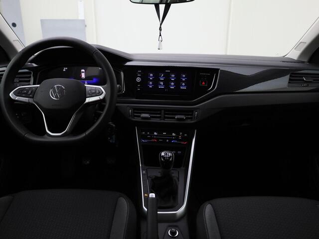 Volkswagen POLO 1.0TSI/95PK Life Edition · Apple/Android Car Play · Camera + Parkeersensoren · LED · Garantie t/m 28-11-2029 of 100000km.