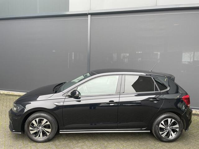 Volkswagen POLO Comfortline R-line pakket Apple carplay - Airco - Cruise control - Stuur multifunctioneel - Stuur leder - Start/stop systeem - Bluetooth - Elektrische ramen - Lederen versnellingspook - Radio - Licht metalen velgen 15 inch - R-line pakket - Dakspoiler - S