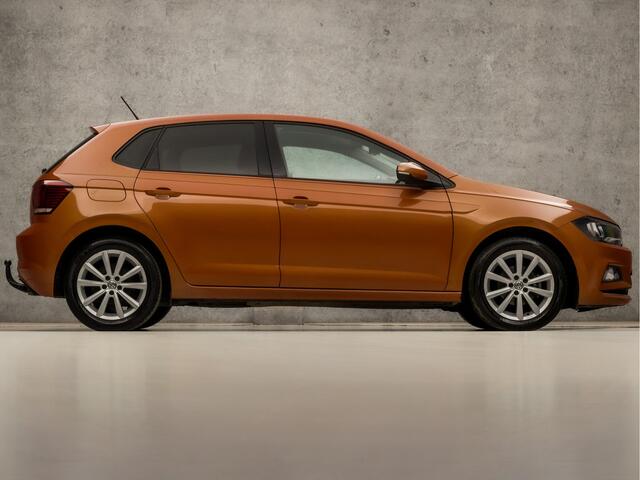 Volkswagen POLO 1.0 TSI Sportline (APPLE CARPLAY, CLIMATE, PARKEERSENSOREN, SPORTSTOELEN, GETINT GLAS, LM VELGEN, ADAPTIVE CRUISE, TREKHAAK, NIEUWSTAAT)