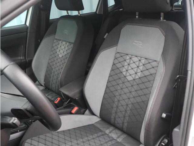 Volkswagen POLO R-Line 1.0 TSI 95pk DSG AUTOMAAT | NAVI | PANODAK | CLIMA | STOELVERW. | APPLE CARPLAY / ANDROID AUTO |