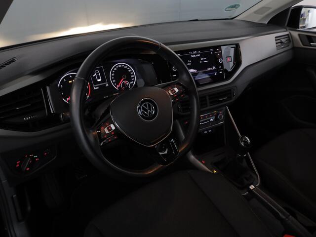 Volkswagen POLO 1.0 TSI Comfortline Business 95 pk | Navigatie | Parkeersensoren | Achteruitrijcamera | Adaptieve cruise control |