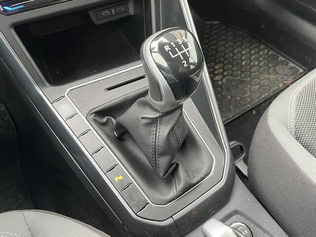 Volkswagen POLO 1.0 TSI Style / APP-CONNECT/ ACC/ IQ-LIGHT/ STOELVERWARMING/ PARK.SENSOREN V+A/ DIGITAL DASH/ CLIMA/ LANE-ASSIST/ DAB/ ISOFIX/ 15'' LMV