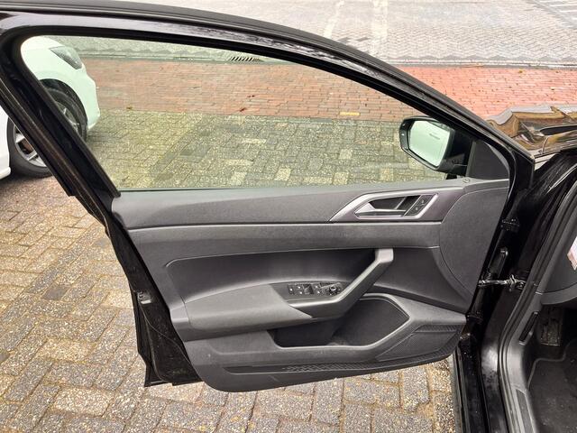 Volkswagen POLO 1.0 TSI Highline Business R