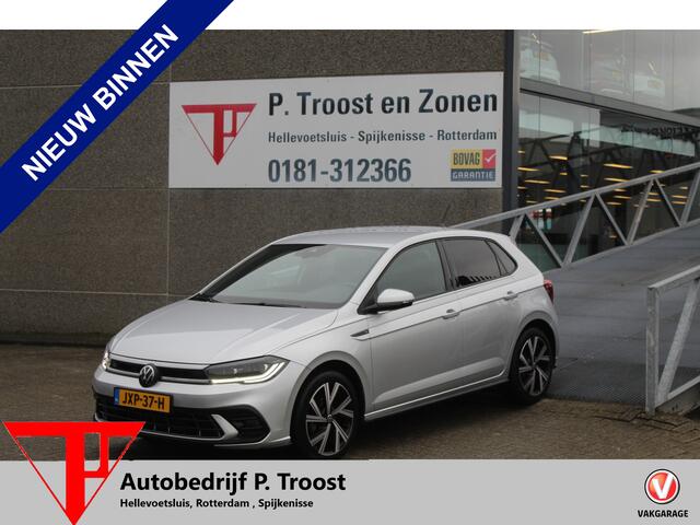 Volkswagen POLO 1.0 TSI R-Line Automaat/Navigatie/Virtual cockpit/Adaptive cruise control/Achteruitrijcamera/Parkeersensoren rondom/Apple carplay/Stoelverwarming/LED grill/IQ.light/Climate control/Draadloze telefoonlader/DAB/17''Lichtmetalen velgen.