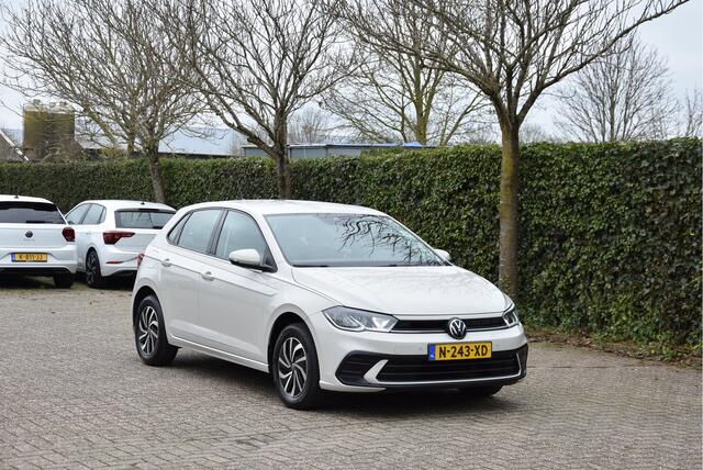 Volkswagen POLO 1.0 TSI Life parkeersensoren navi virtueel NAP 1e eigenaar