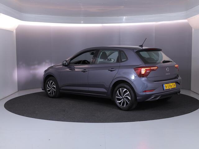 Volkswagen POLO 1.0 TSI Life 95 pk | Navigatie via App | Parkeersensoren | Adaptieve cruise control | LED koplampen |