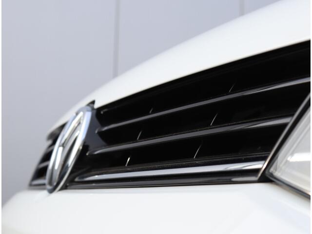 Volkswagen POLO 1.2 TSI Highline | Navigatie | LED | Stoelverwarming