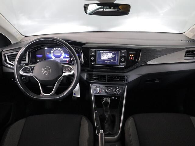 Volkswagen POLO 1.0 TSI Life 95 PK | Navigatie via app | LM velgen | Parkeersensoren voor en achter |