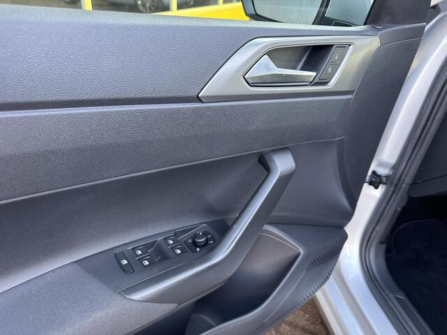 Volkswagen POLO 1.0 TSI Comfortline Nieuwstaat 17.000 km! Incl BOVAG Garantie