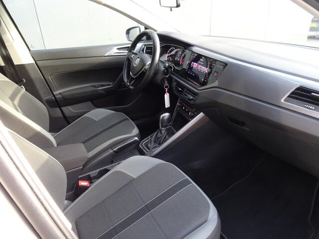 Volkswagen POLO 1.0 TSI Highline * PDC * 4 SEIZOENSBANDEN * CAMERA !!