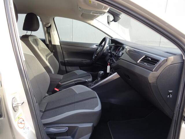 Volkswagen POLO 1.0 TSI Highline * PDC * 4 SEIZOENSBANDEN * CAMERA !!