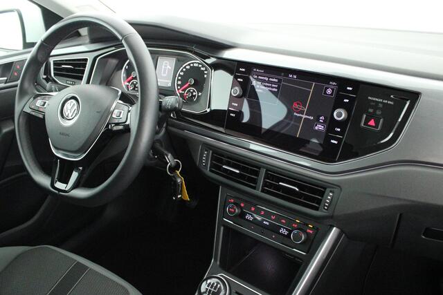 Volkswagen POLO 1.0 TSI 95pk R-Line Highline Trekhaak Navigatie Parkeersensoren