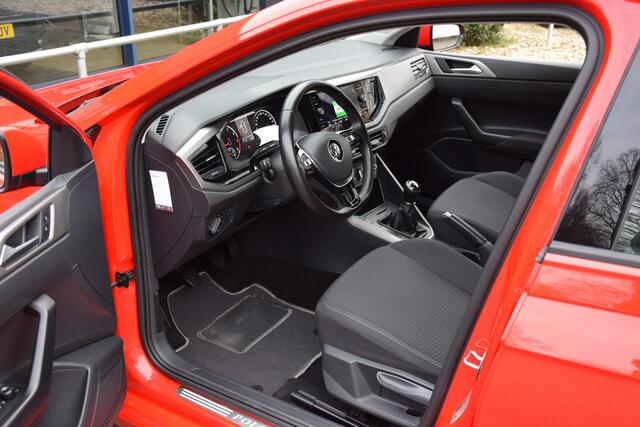 Volkswagen POLO 1.0 TSI Comfortline | Org. NL | BOVAG Garantie | Trekhaak | Adaptive Cruise Control | 17'' Velgen | All Season Banden | Apple Carplay/Android Auto | Navigatie |
