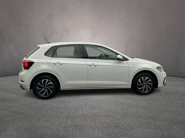 Volkswagen POLO Life Edition 1.0 TSI 95pk Adaptive cruise control, Stoelverwarming, Achteruitrijcamera, Parkeersensoren, App connect, LED koplampen